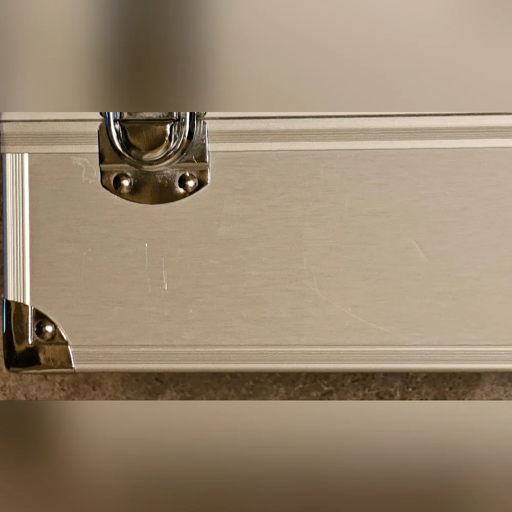 [Arbonne] Metal Makeup Case/Organizer